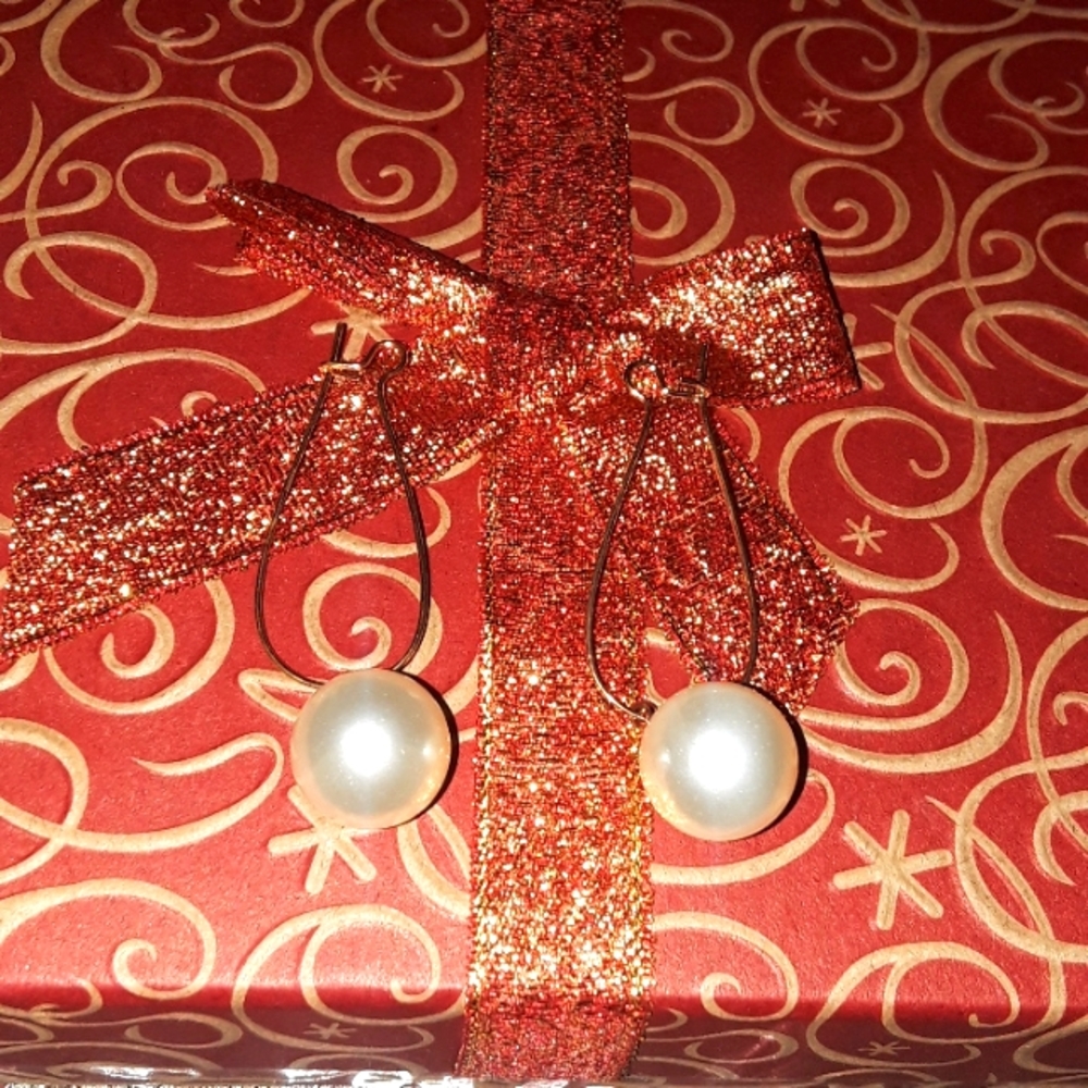 Pearl Dangle Earrings (Fashion Jewelry)